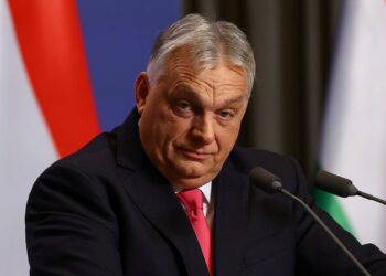 «Україна хоче створити хаос в Угорщині»: передвиборча кампанія у сусідній країні набирає обертів