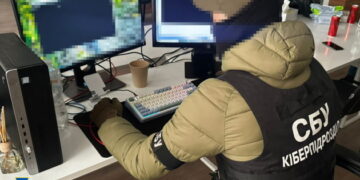 У Києві викрили масштабну схему легалізації іноземців у ЄС, серед клієнтів були росіяни