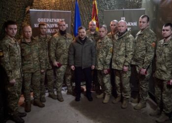 Зеленський нагородив бійців «Азову» та армійських корпусів, які захищають Словʼянсько-Краматорську агломерацію