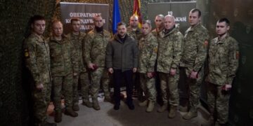 Зеленський нагородив бійців «Азову» та армійських корпусів, які захищають Словʼянсько-Краматорську агломерацію