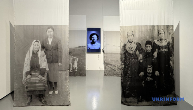 У Варшаві відкрили виставки про Крим і війну в Україні