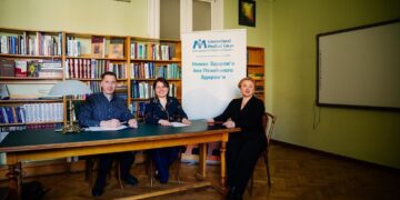 До Одеської національної наукової бібліотеки передано сучасну інтерактивну дошку.