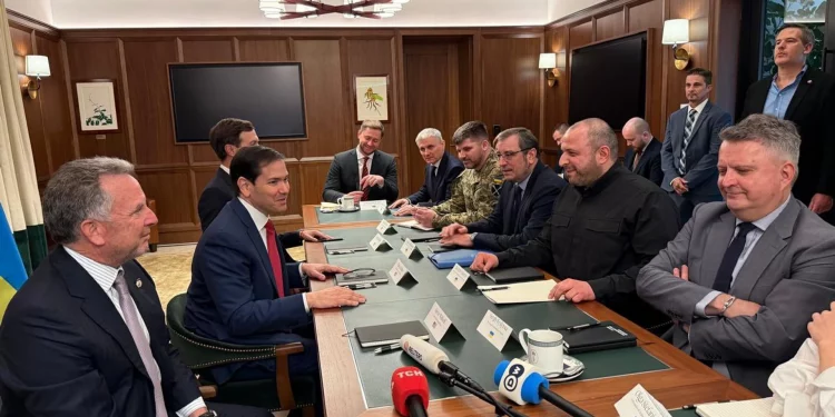 У Пєскова запитали, чи братиме РФ участь у мирних переговорах 21 березня