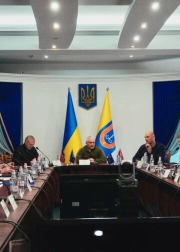 У розвиток практики прямого спілкування з громадами начальник Одеської ОВА Олег Кіпер сьогодні провів чергову робочу зустріч із головами територіальних громад Одеського району