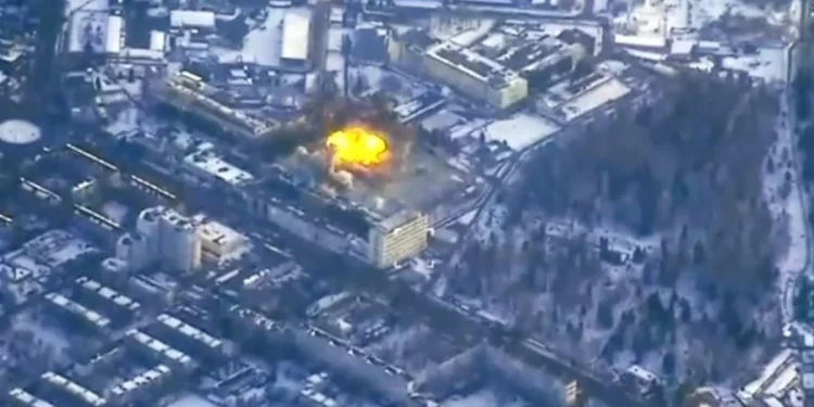 Удар по заводу у Брянську: експерт розповів, чому «Кремній Ел» важливий для росіян