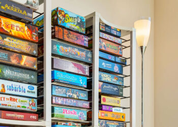 Настільні ігри на полицях