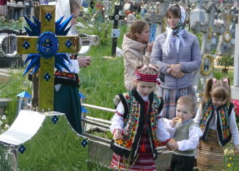 Поминальний тиждень: традиція, що тримає зв’язок поколінь