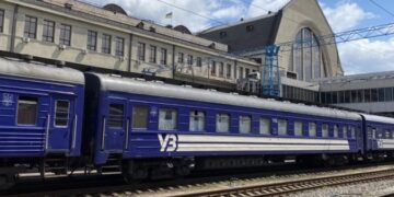 Укрзалізниця розширює перелік поїздів із жіночими вагонами