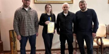 Начальник Одеської ОВА Олег Кіпер вручив подяку колективу Благодійної організації «Благодійний фонд «Ластівки Акерману».