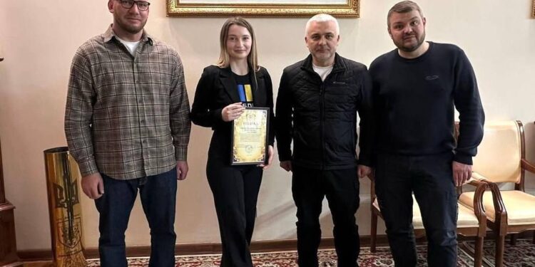 Начальник Одеської ОВА Олег Кіпер вручив подяку колективу Благодійної організації «Благодійний фонд «Ластівки Акерману».