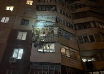 Удар БпЛА по Одесі: влучання у житловий будинок, є постраждалий
