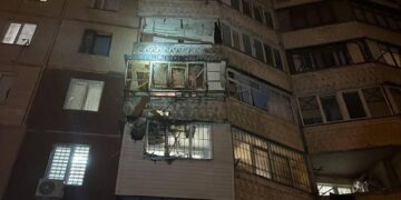 Удар БпЛА по Одесі: влучання у житловий будинок, є постраждалий