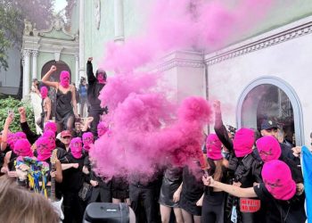 Активістки Pussy Riot і Femen провели акцію біля російського павільйону на Венеційській бієнале | Надзвичайні події Одесса та область