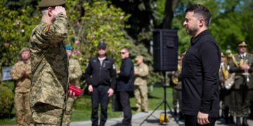 Зеленський привітав воїнів-піхотинців і анонсував для них нові контракти